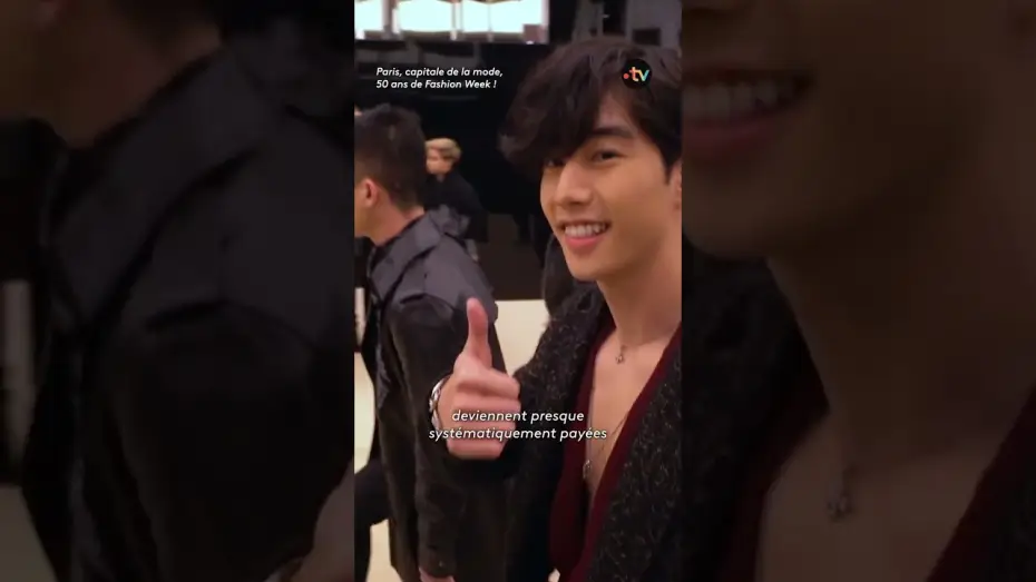 Video for the film Paris, Capitale de la Mode ! 50 ans de Fashion Week ! — Quand #Lisa de #BlackPink débarque à la #FashionWeek !