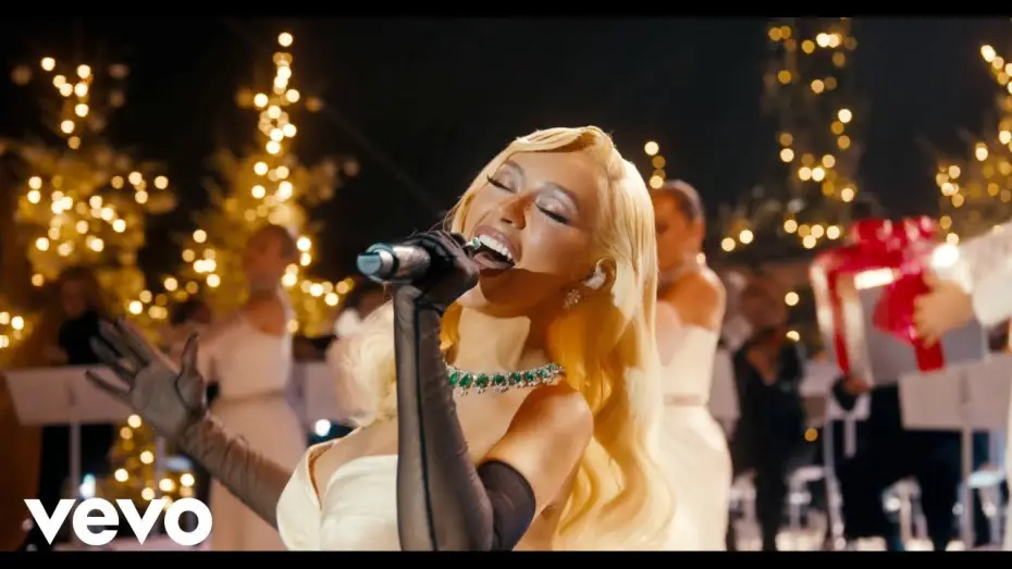 Video for the film Christina Aguilera: Christmas in Paris — Christina Aguilera - My Favorite Things (Live from the Eiffel Tower)