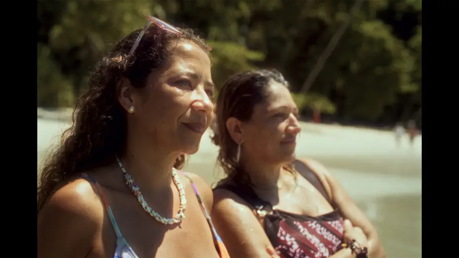 Video for the film Bye bye, Paraíso — Bye bye, Paraíso | Tráiler  oficial