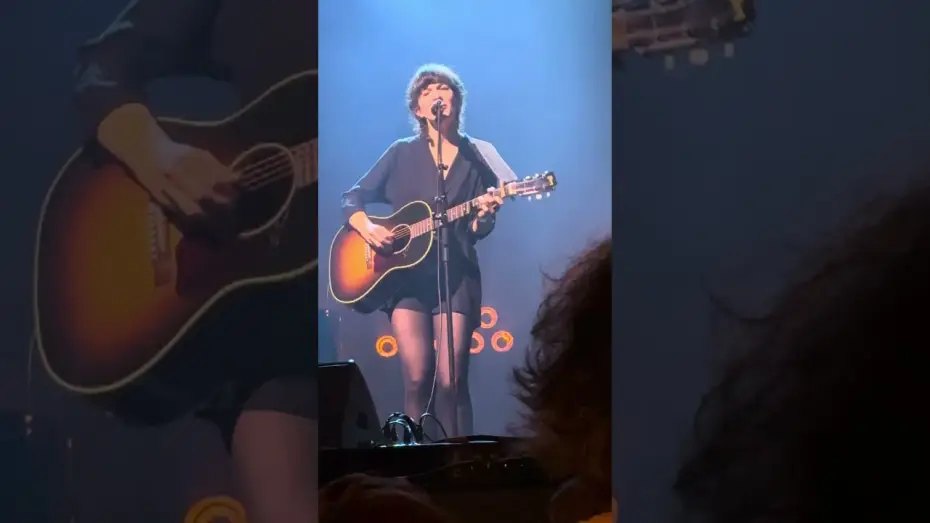 Video for the film The songs of Joni Mitchell au Casino de Paris — Lail Arad "Big Yellow Taxi" - 17/11/25 - Casino de Paris