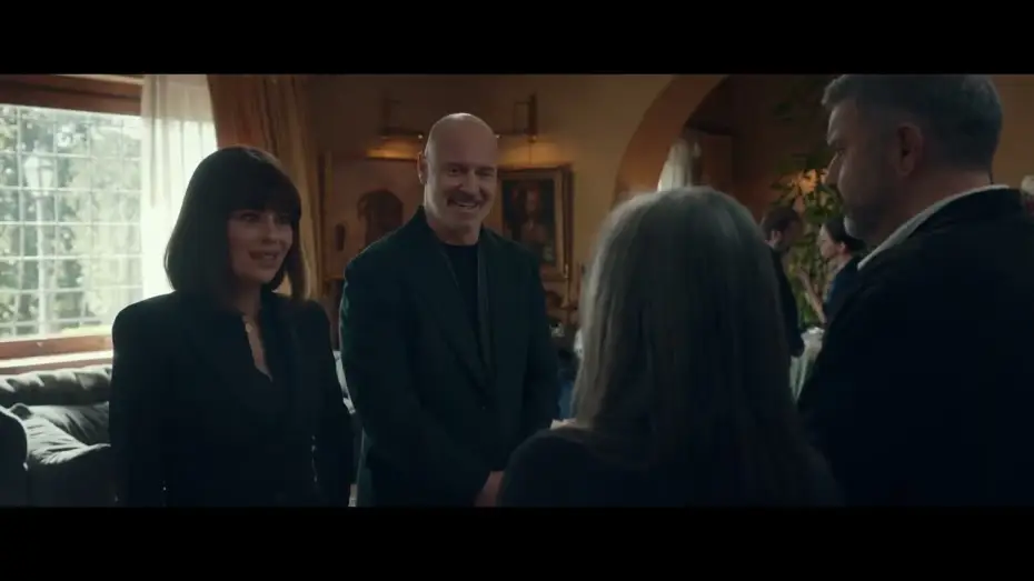 Video for the film Un tranquillo funerale di famiglia — UN TRANQUILLO FUNERALE DI FAMIGLIA di Massimiliano Bruno (2026) - Trailer Ufficiale HD