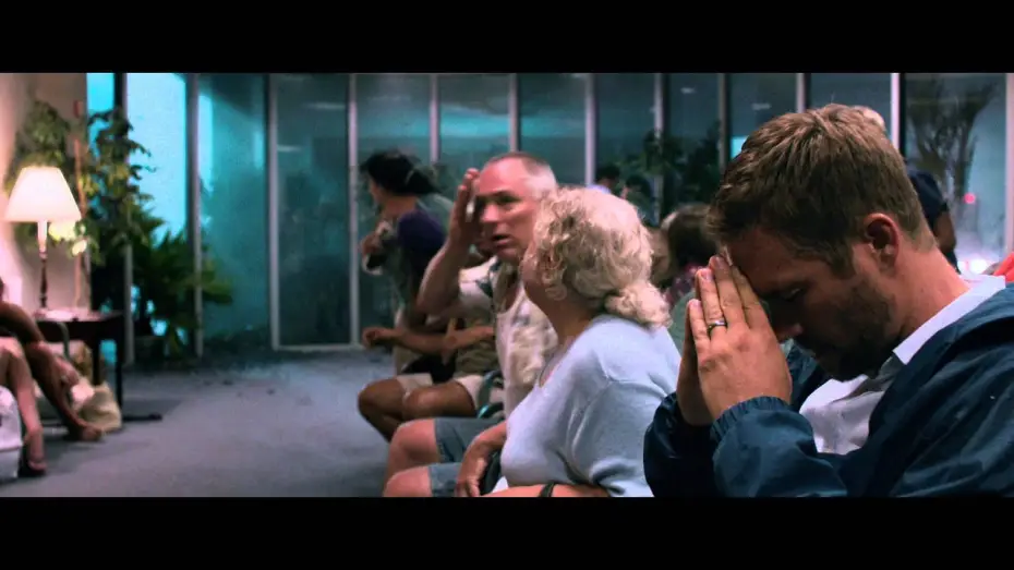 Video for the film Hours — bande-annonce Hours / Paul Walker