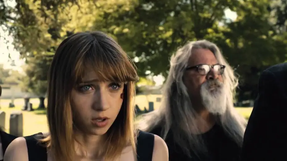 Video for the film The Pretty One — UNA VIDA DE MENTIRA TRAILER