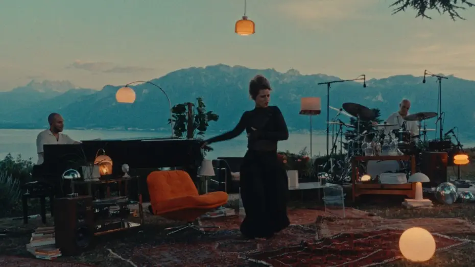 Video for the film Selah Sue and the Gallands - Lake Session at Montreux — Selah Sue & The Gallands – Lake Session at Montreux - "Invincible" (Omar Apollo Cover)