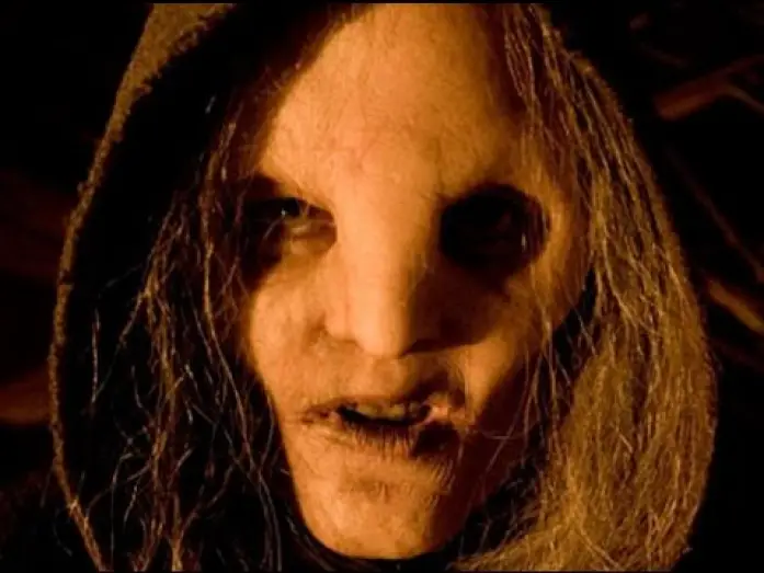 Video for the film The House of the Devil — La Casa del Diablo (Trailer español)