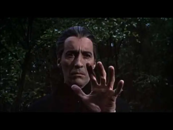 Video for the film Dracula Has Risen from the Grave — dracula et lesfemmes-bande annonce