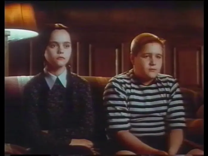 Video for the film Addams Family Values — THE ADDAMS FAMILY VALUES - Trailer (1993, German)