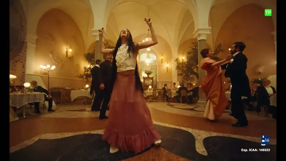 Video for the film Poor Things — Escena: 'El baile'