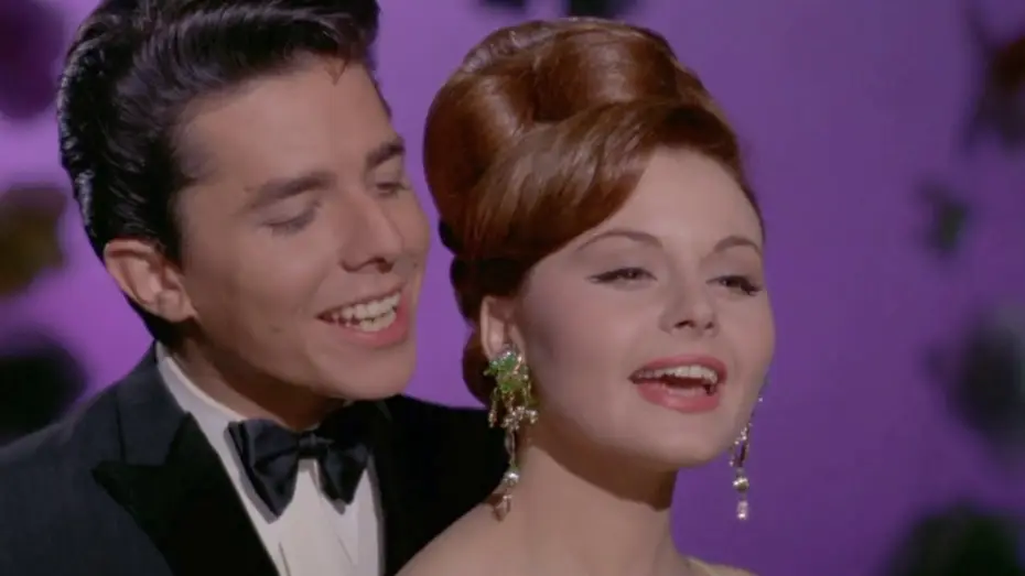 Video for the film Acompáñame — Rocío Dúrcal y Enrique Guzmán "Acompáñame" película 1966