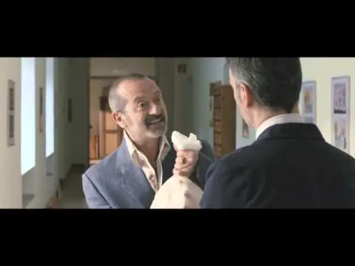 Video for the film A Boss in the Living Room — Un Boss In Salotto - Scuola - Clip dal film | HD
