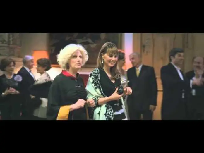 Video for the film A Boss in the Living Room — Un Boss in Salotto - Party - Clip dal film | HD