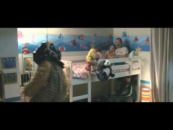 Video for the film A Boss in the Living Room — Un Boss in Salotto - Titoli di coda - Clip dal film | HD