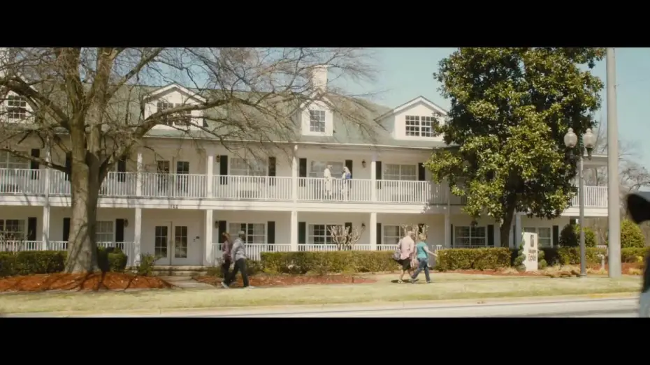 Video for the film Term Life — EN CAVALE - Bande annonce VF