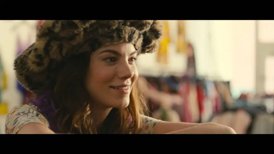 Video for the film Playing It Cool — COMMENT SEDUIRE UNE AMIE - Bande Annonce VF
