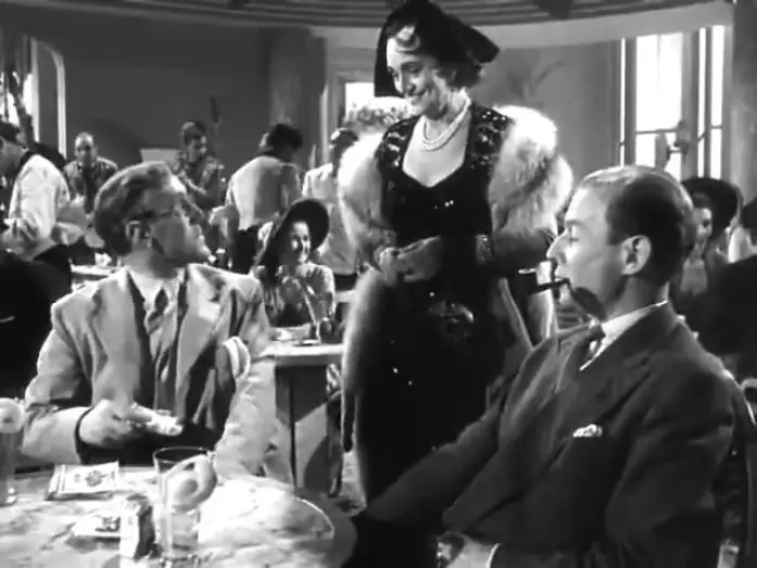 Video for the film The Lavender Hill Mob — De l'or en barres ( extrait VF )