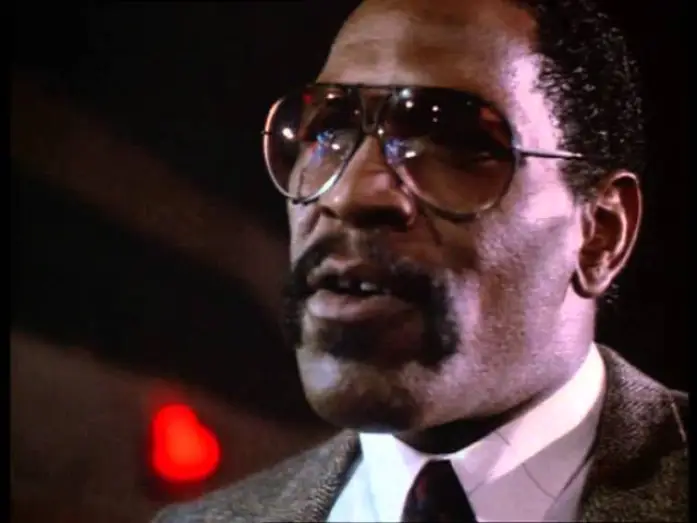 Video for the film Black Moon Rising — BLACK MOON RISING 1986 TRAILER TOMMY LEE JONES, LINDA HAMILTON