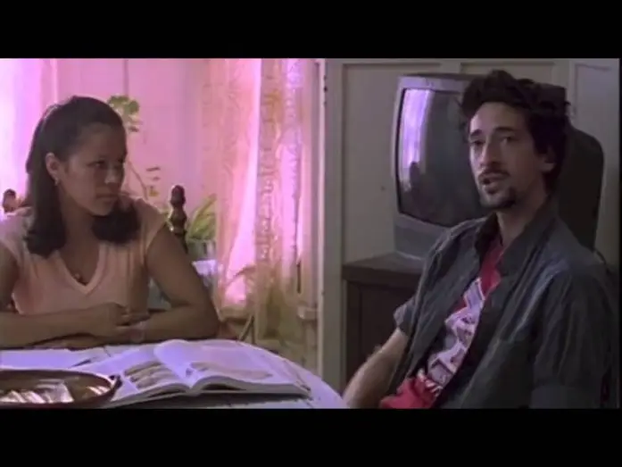 Video for the film Bread and Roses — Pan y Rosas (2001) | Trailer Oficial