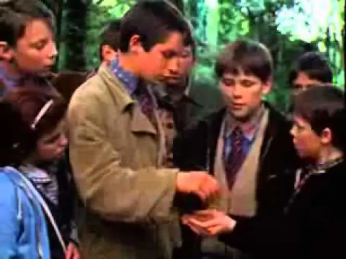 Video for the film War of the Buttons — War of the Buttons   Trailer