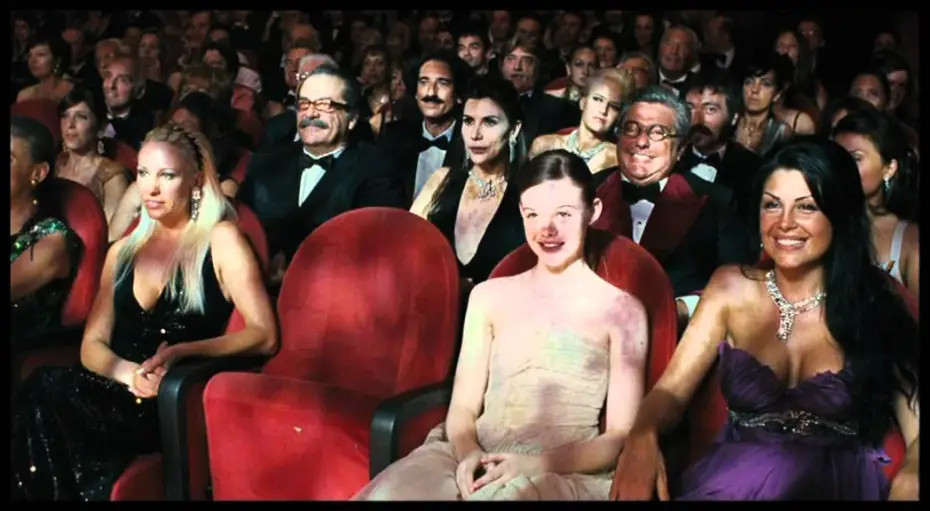 Video for the film Somewhere — Somewhere - 2010 - Trailer Estereo Castellano