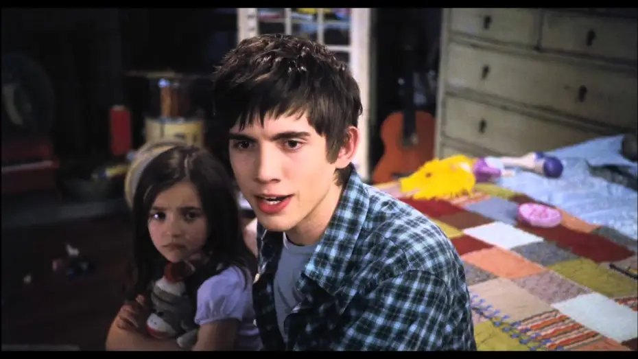 Video for the film Aliens in the Attic — Aliens In The Attic (2009) Official Trailer