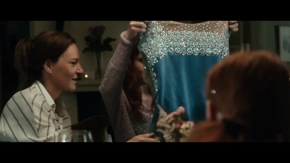Video for the film My Skinny Sister — STELLA - KLEINE GROSSE SCHWESTER Trailer deutsch (2015)