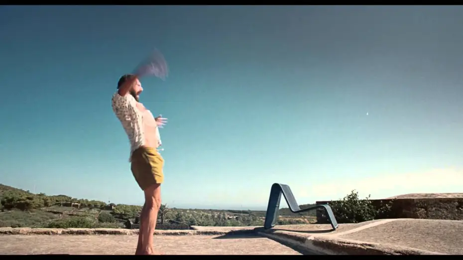 Video for the film A Bigger Splash — Au bord de la piscine - Bande-annonce Canada  (VF de A BIGGER SPLASH)