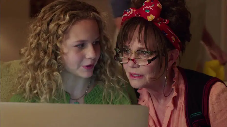 Video for the film Hello, My Name Is Doris — Hello, my name is Doris - Trailer español (HD)