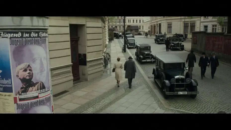 Video for the film Alone in Berlin — Seul dans Berlin - Bande-annonce VF