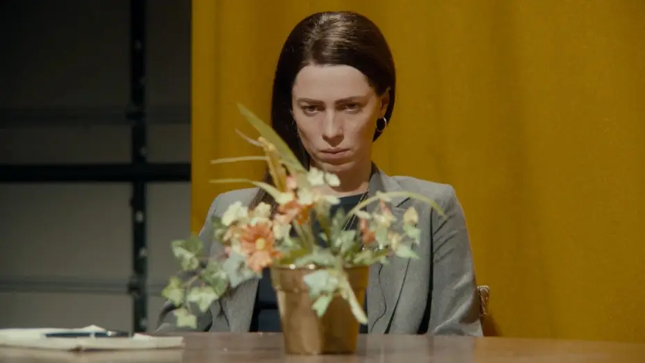 Video for the film Christine — "Fresh flowers"