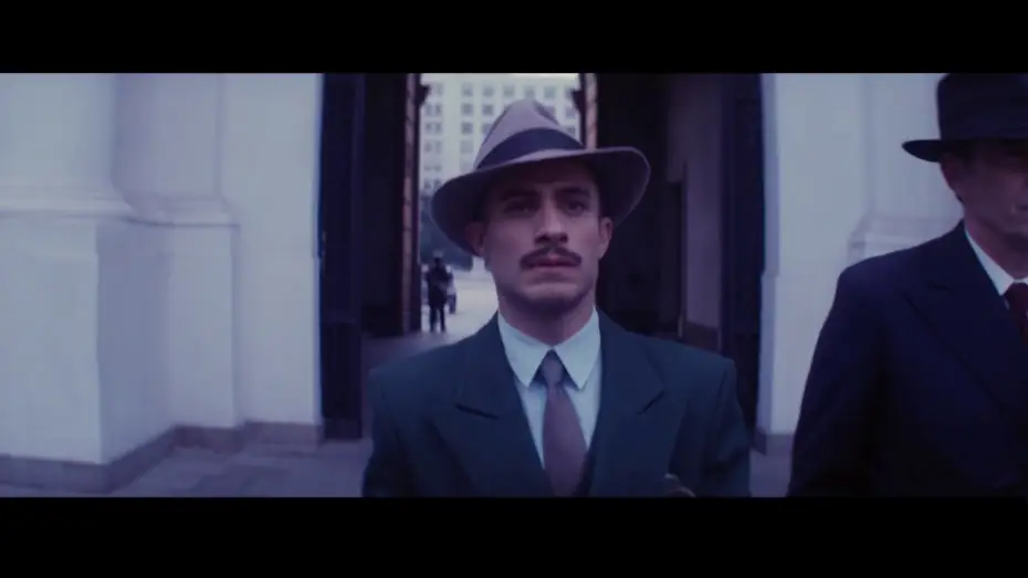 Video for the film Neruda — NERUDA - un film de Pablo Larrain - spot "A la santé du poète"
