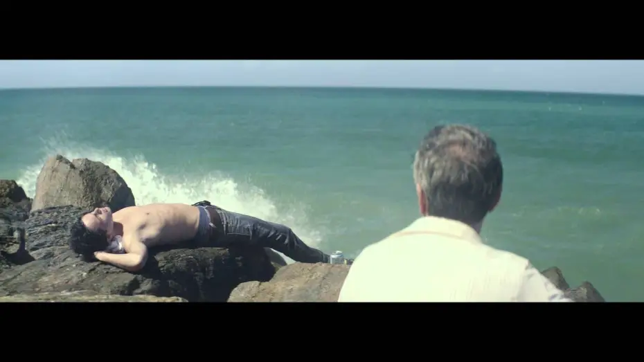 Video for the film From Afar — Ti Guardo, trailer ufficiale