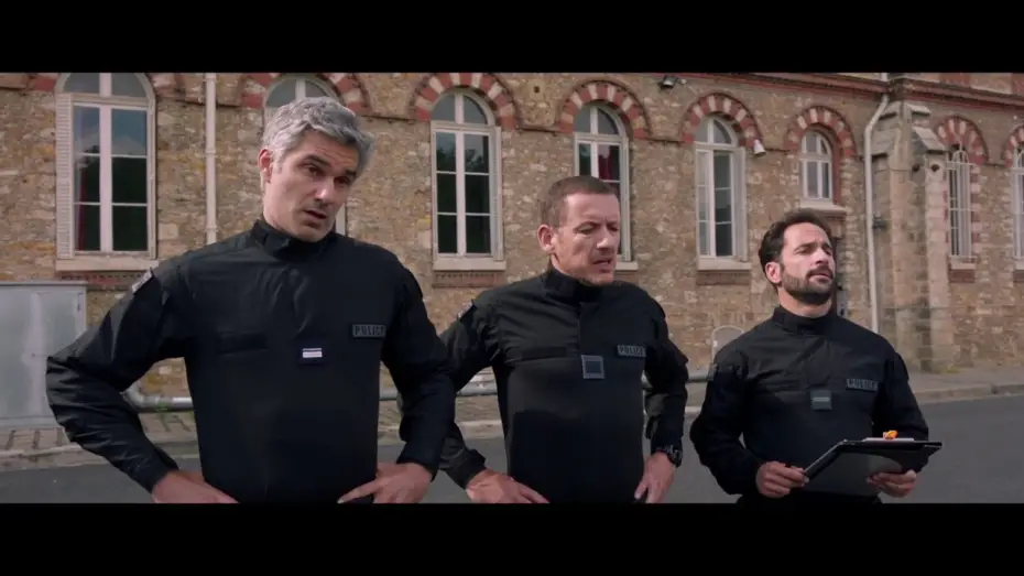 Video for the film R.A.I.D. Special Unit — Una policía en apuros - Trailer español (HD)