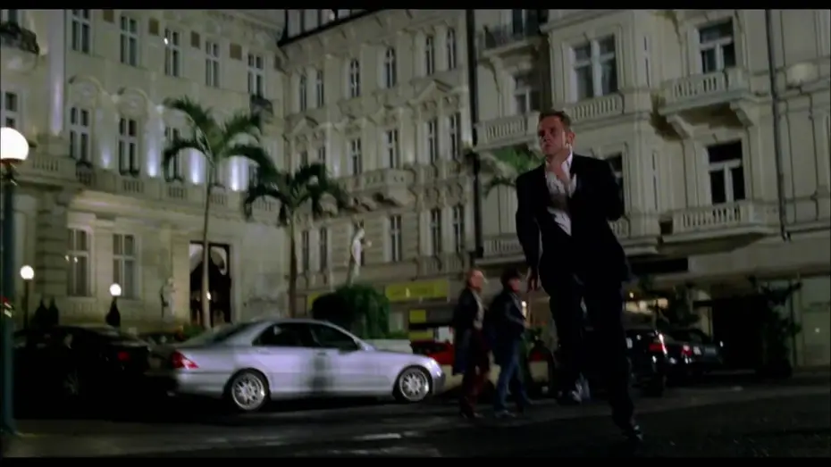 Video for the film Casino Royale — Casino Royale Trailer Español HD