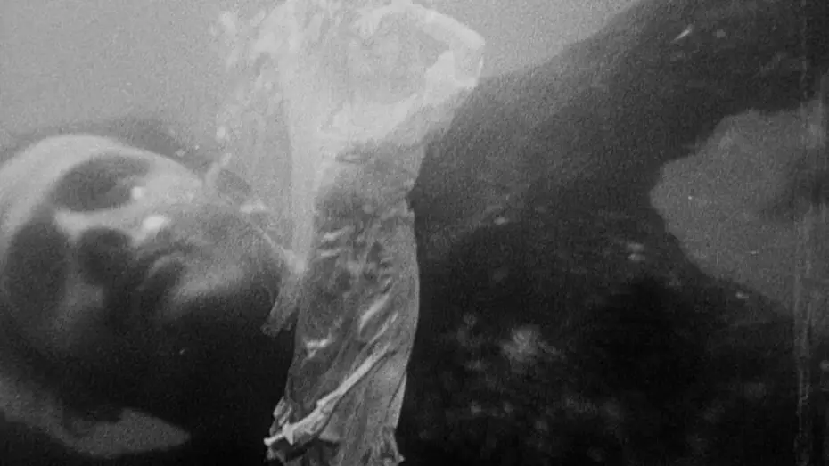 Video for the film L'Atalante — Underwater Dance