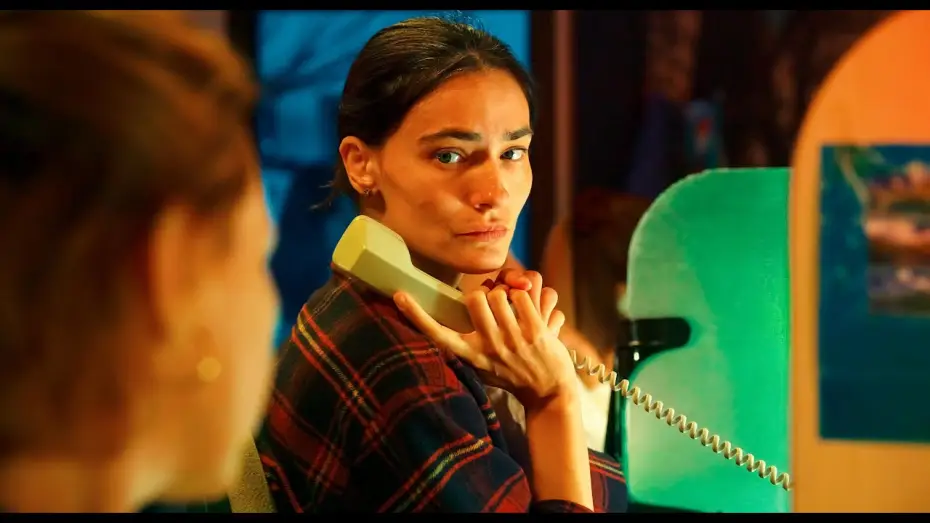 Video for the film Confidante — CONFIDENTE Trailer OV/d/f