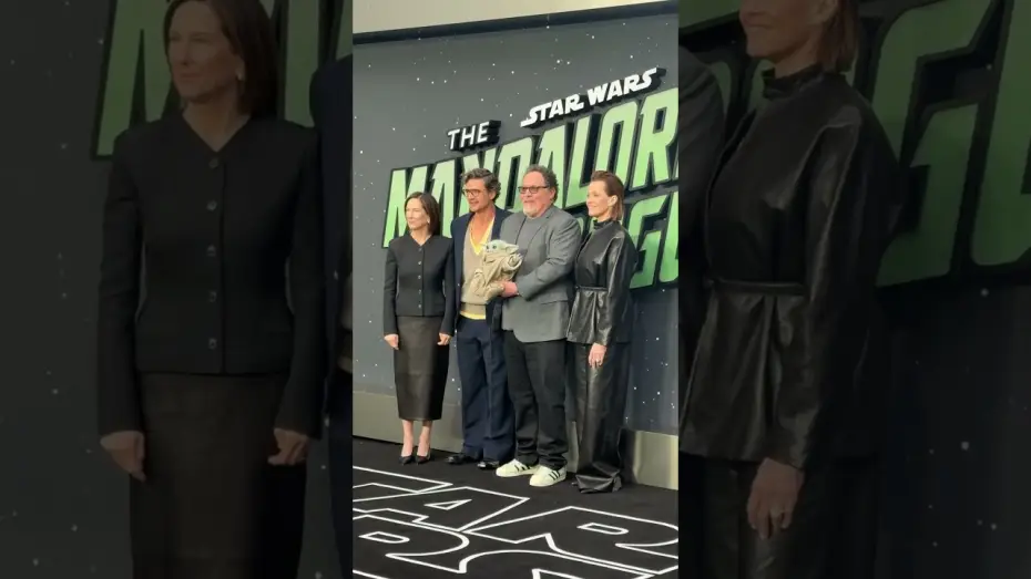 Video for the film The Mandalorian & Grogu — This is the way… to pose for a photo