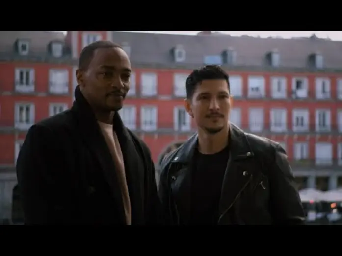 Video for the film Captain America: Brave New World — Anthony Mackie y Danny Ramirez visitan Madrid [VOSE]