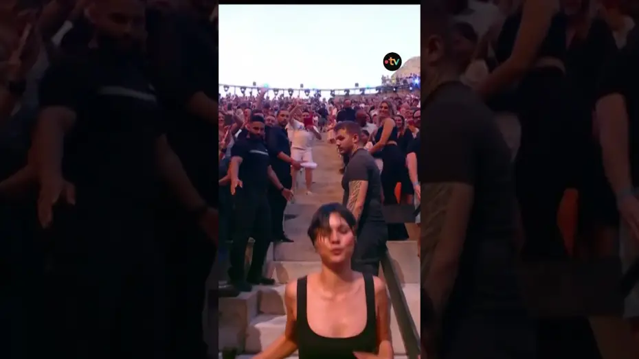 Video for the film La Fête de la Musique à Orange — Miki fait chanter le public de la Fête de la musique !