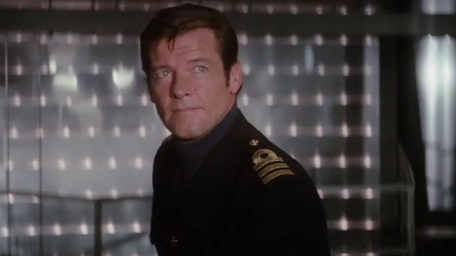 Video for the film The Spy Who Loved Me — Bond vs Jaws