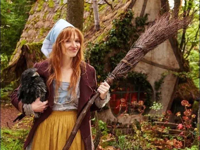 Video for the film The Little Witch — La pequeña bruja - Trailer español (HD)