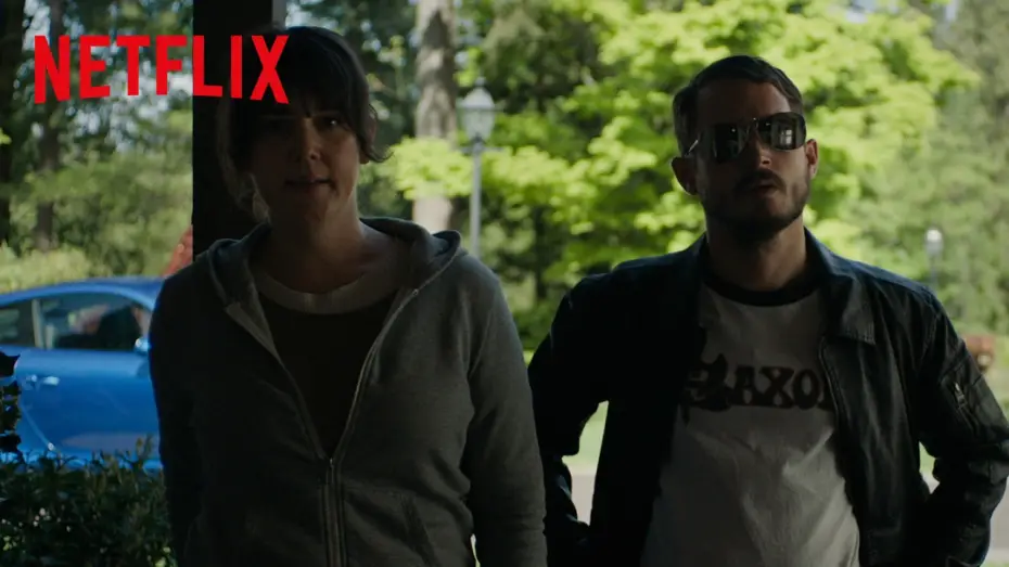 Video for the film I Don't Feel at Home in This World Anymore — Fremd in der Welt – Offizieller Trailer – Netflix
