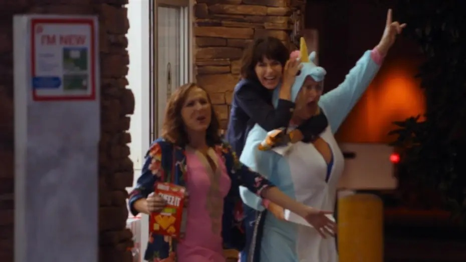 Video for the film Fun Mom Dinner — MAMUŚKI MAJĄ WYCHODNE - polski zwiastun komedii