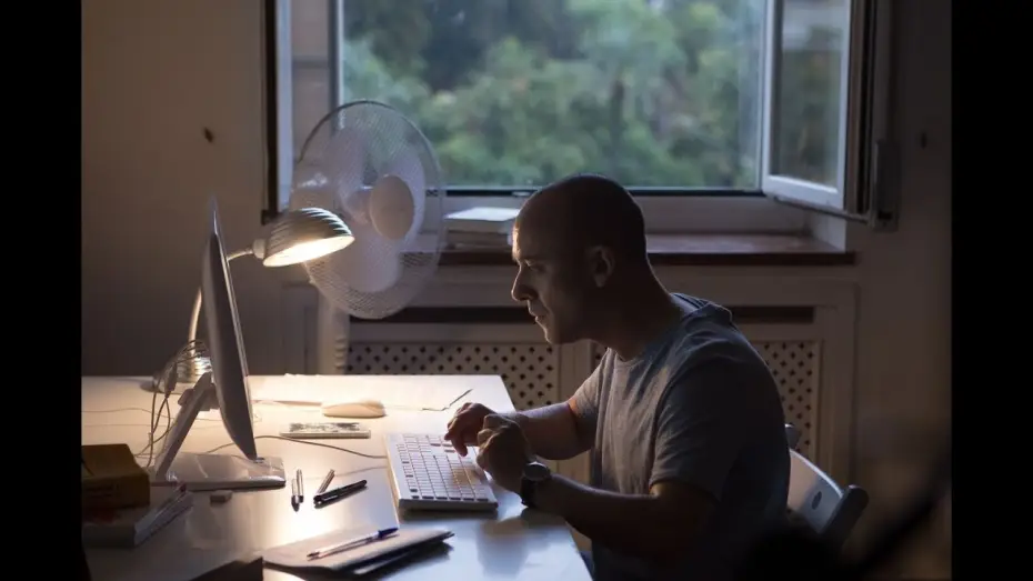 Video for the film The Motive — El autor - Trailer internacional (HD)