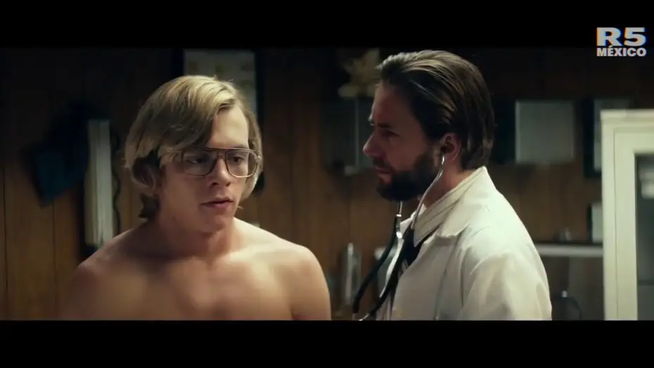 Video for the film My Friend Dahmer — Trailer - My Friend Dahmer (Sub. Español)