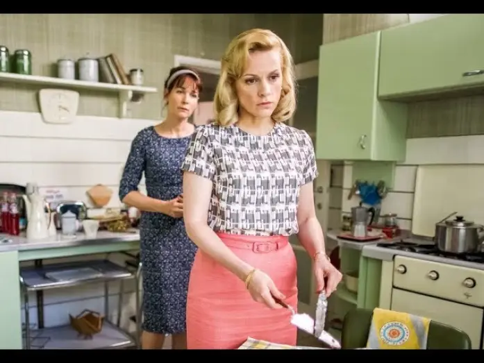 Video for the film Mothers' Instinct — Instinto maternal - Trailer español (HD)
