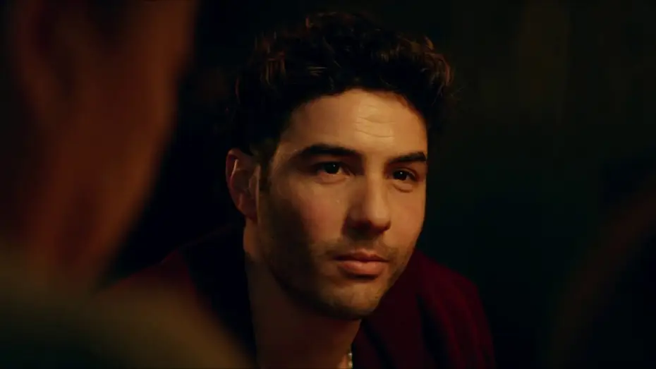 Video for the film Treat Me Like Fire — JOUEURS - Extrait 2 VF