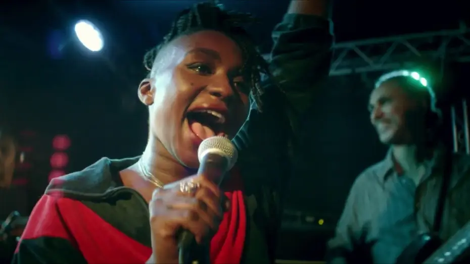 Video for the film Treat Me Like Fire — JOUEURS - Extrait 3 VF