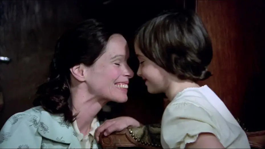 Video for the film Cria! — Cria Cuervos trailer