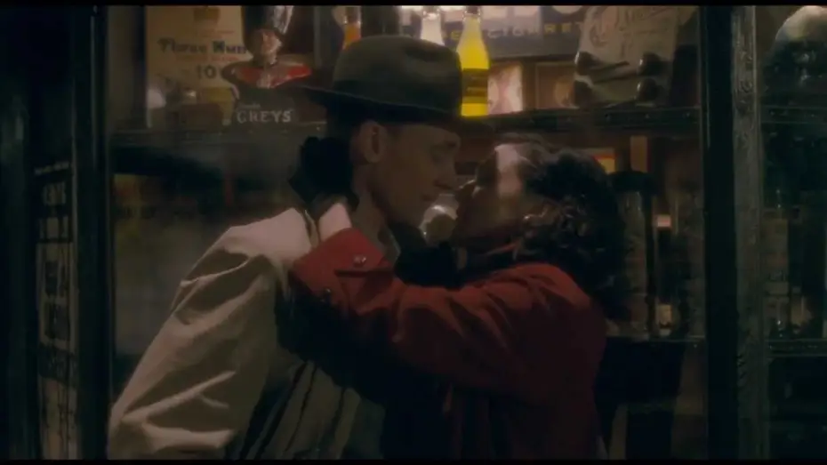 Video for the film The Deep Blue Sea — Official US Trailer