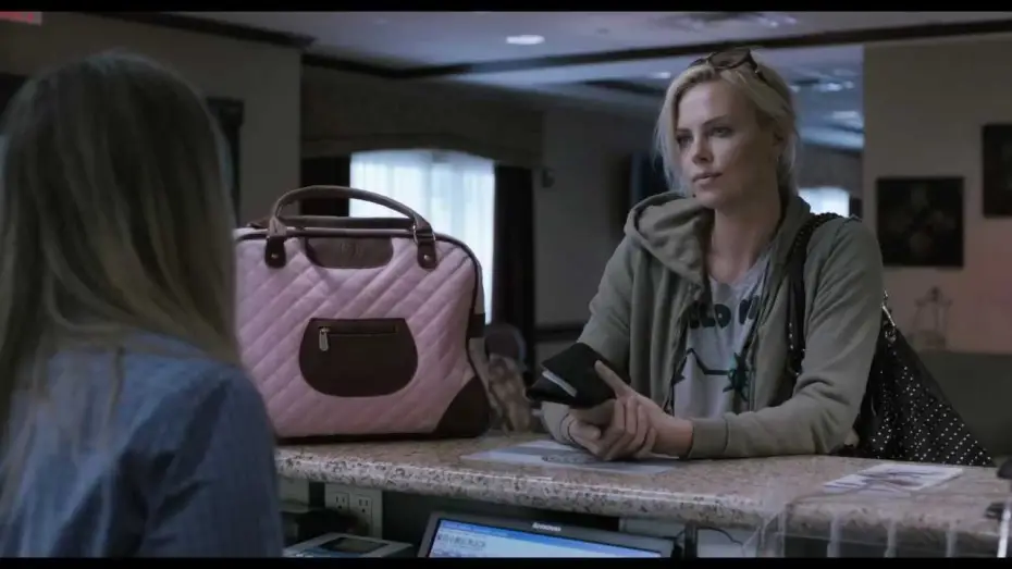 Video for the film Young Adult — Young Adult - Trailer italiano ufficiale